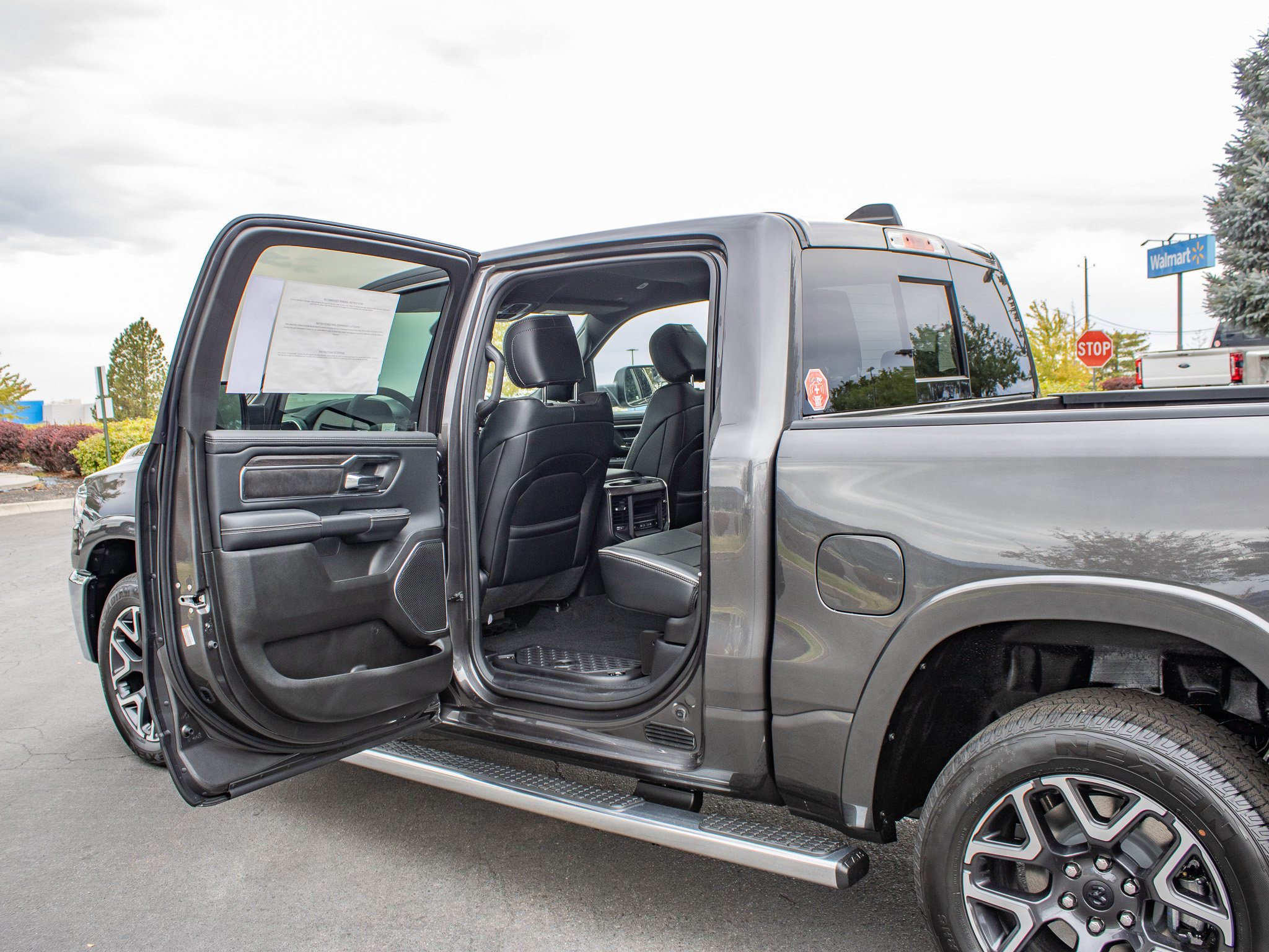 New 2027 RAM 1500 Laramie w/ Chrome Appearance Group AWD/4WD image 11