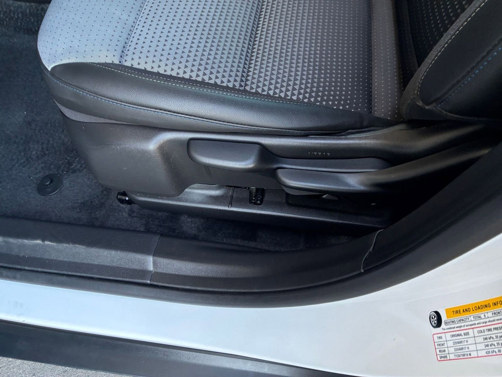 Used 2025 Chevrolet Trax LT image 22
