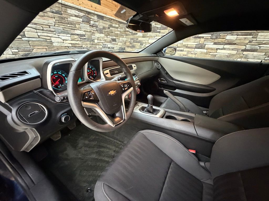 Used 2015 Chevrolet Camaro LS RWD image 10