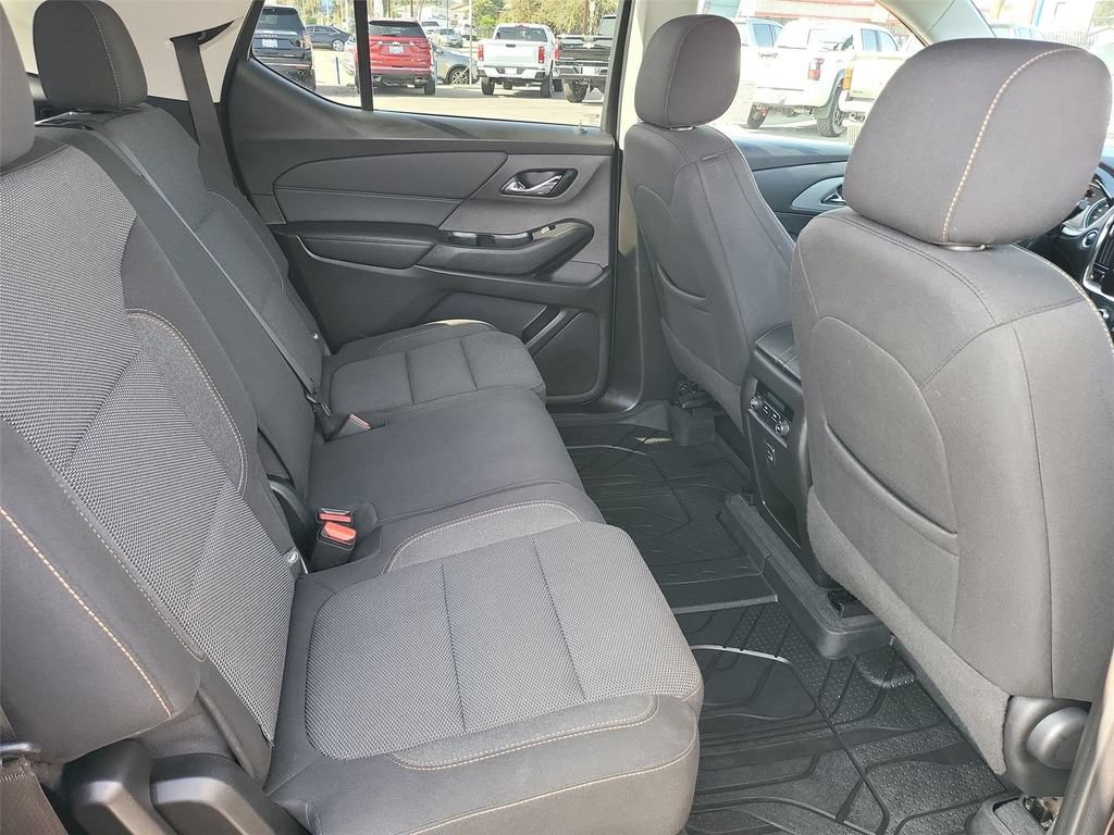 Used 2021 Chevrolet Traverse LT FWD image 18