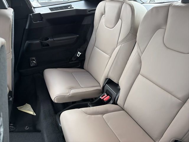 New 2026 Volvo XC90 B6 Ultra w/ Protection Package Premier image 10