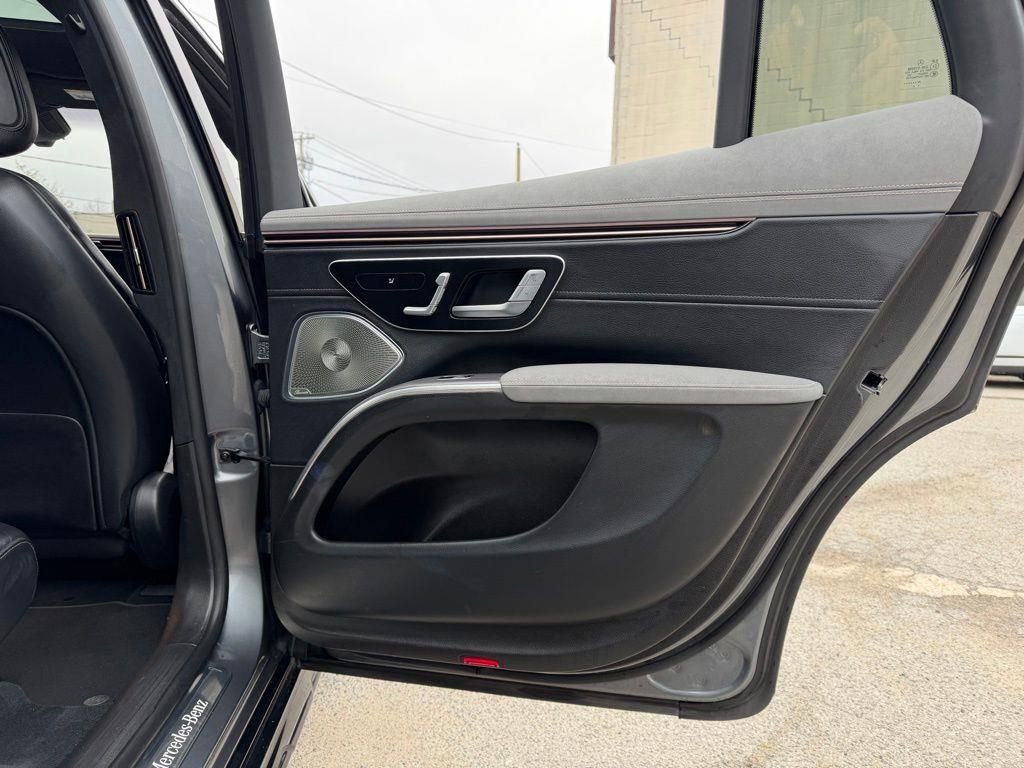 Used 2023 Mercedes-Benz EQS 580 4MATIC SUV image 18