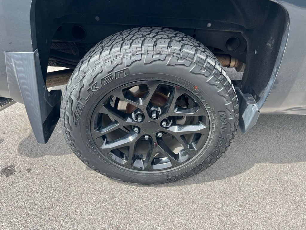 Used 2017 Chevrolet Silverado 1500 LTZ w/ LTZ Plus Package AWD/4WD image 10