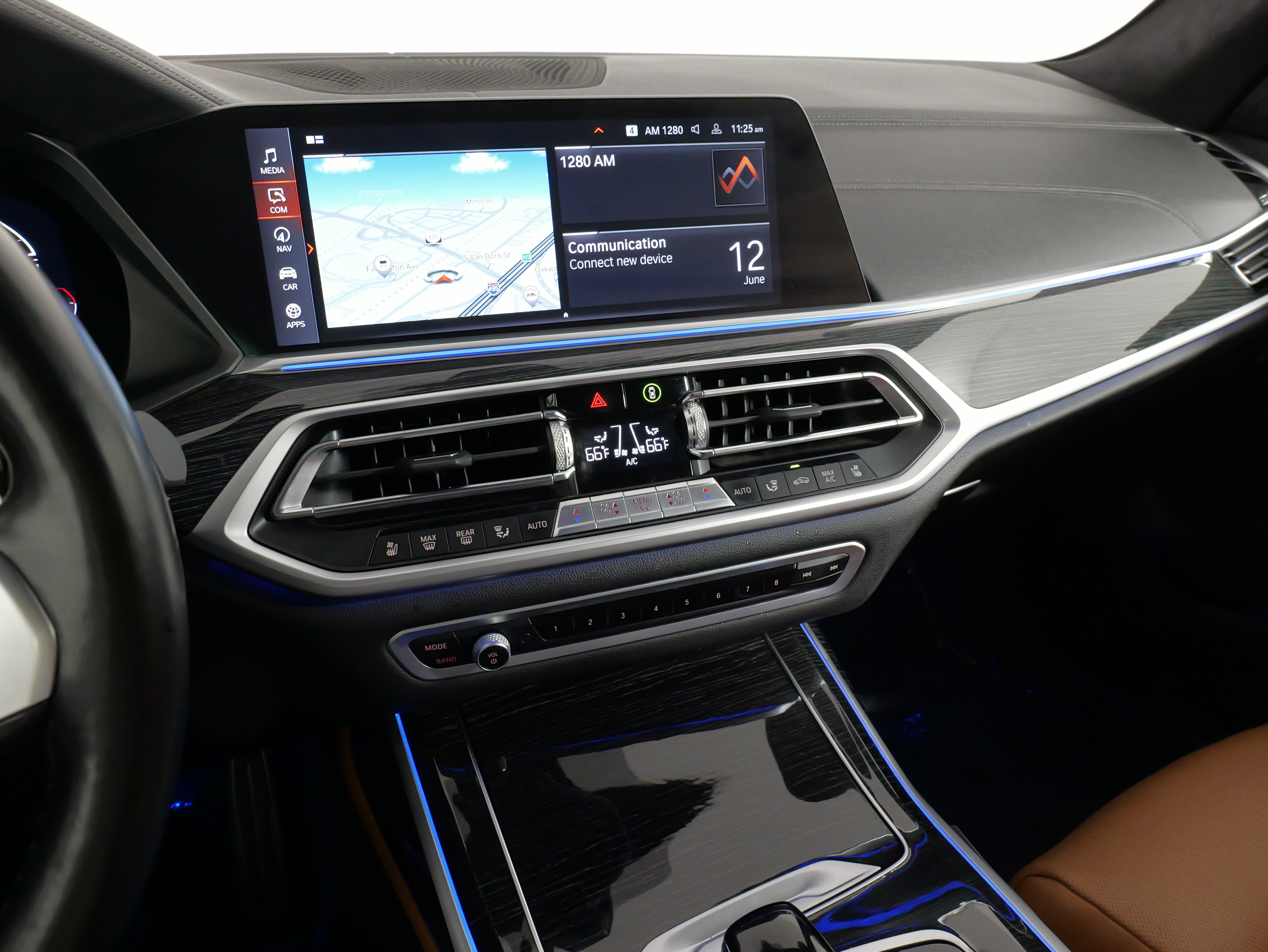 Used 2022 BMW X7 xDrive40i w/ M Sport Package AWD/4WD image 49