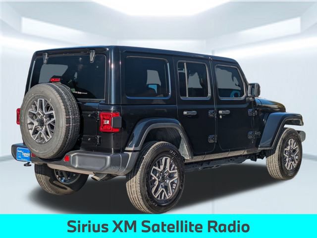Used 2025 Jeep Wrangler Sahara image 6