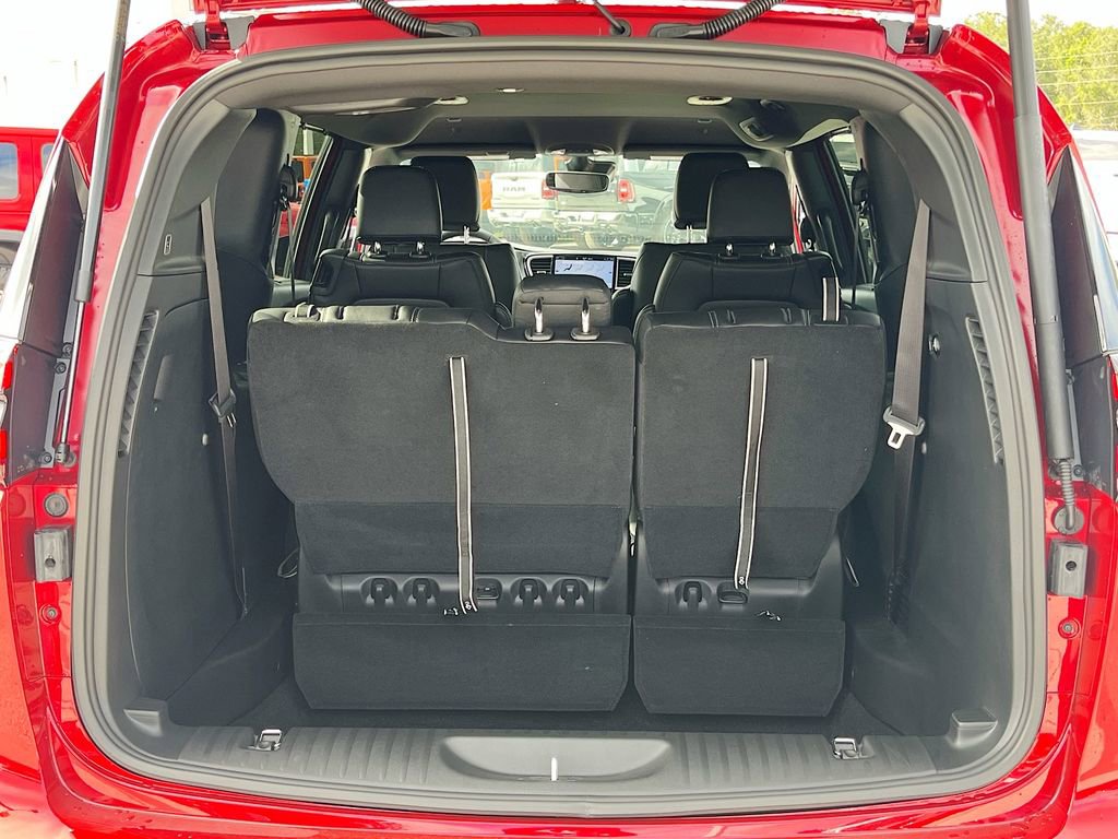 New 2026 Chrysler Pacifica Select FWD image 25