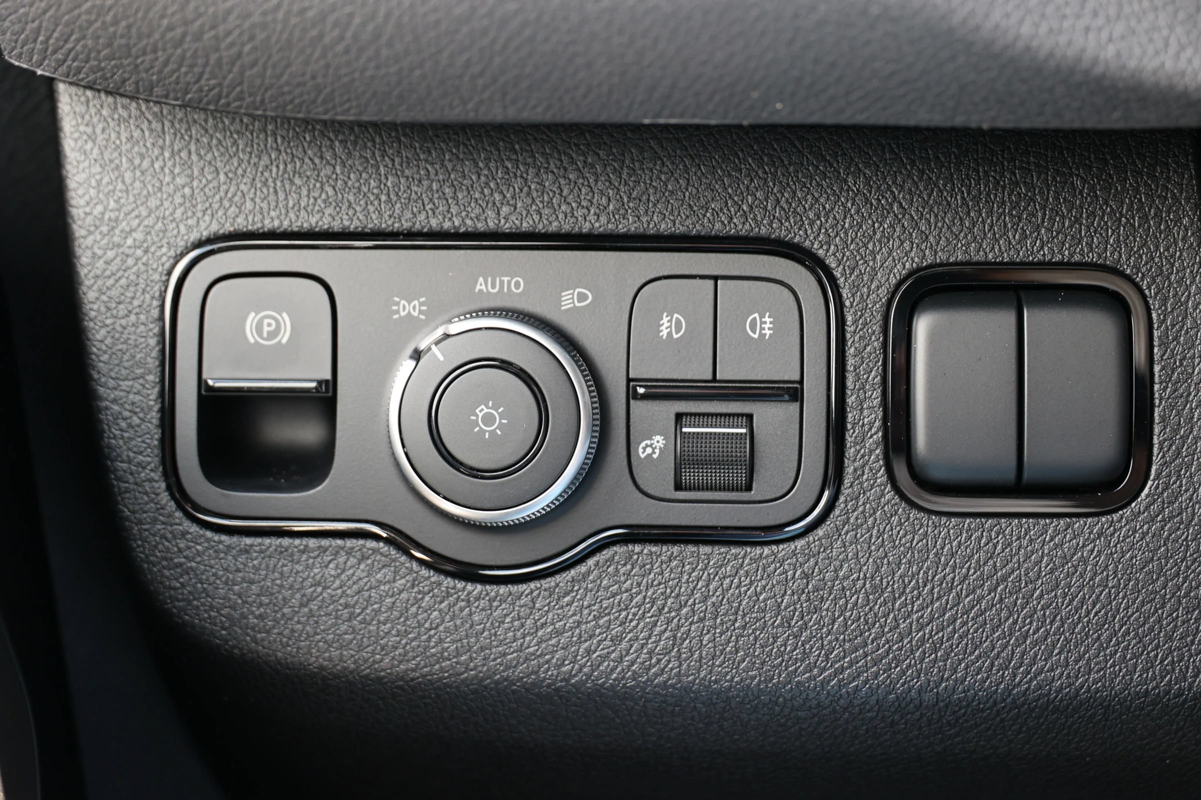 Used 2025 Mercedes-Benz Sprinter 2500 image 18