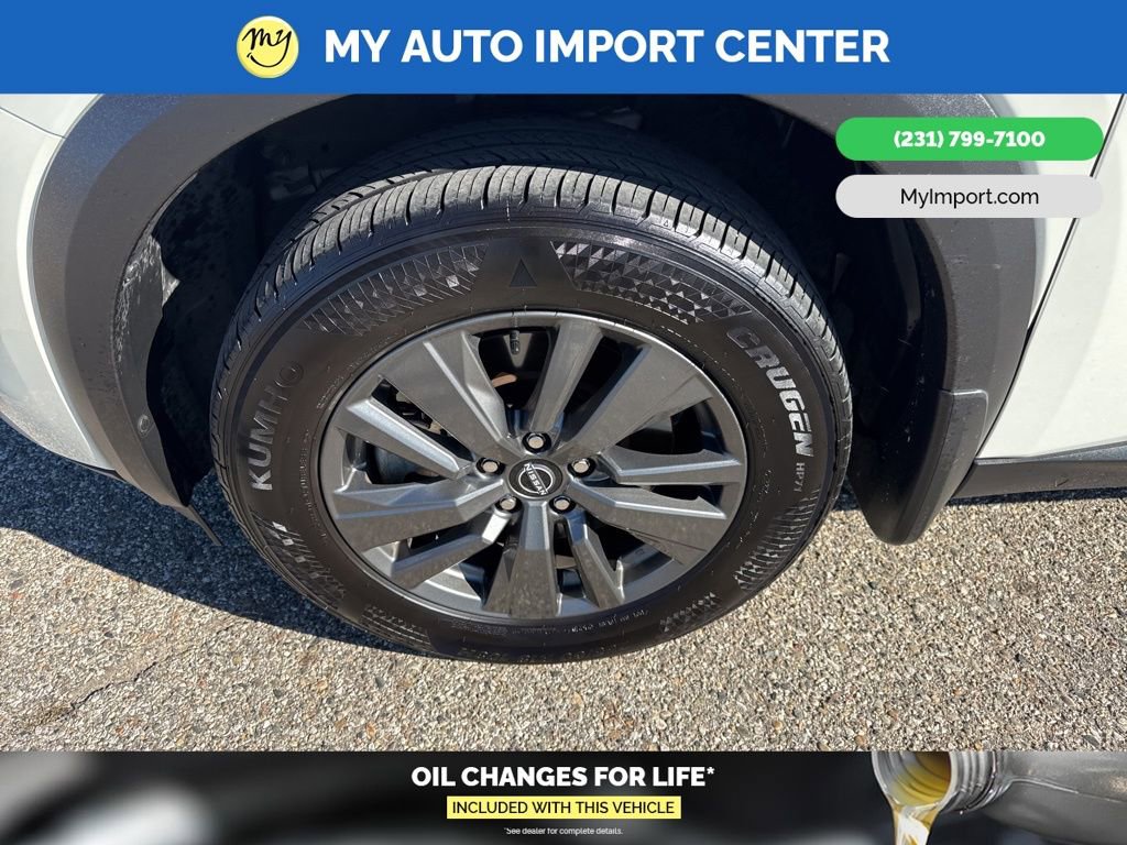 Used 2024 Nissan Pathfinder SV image 9