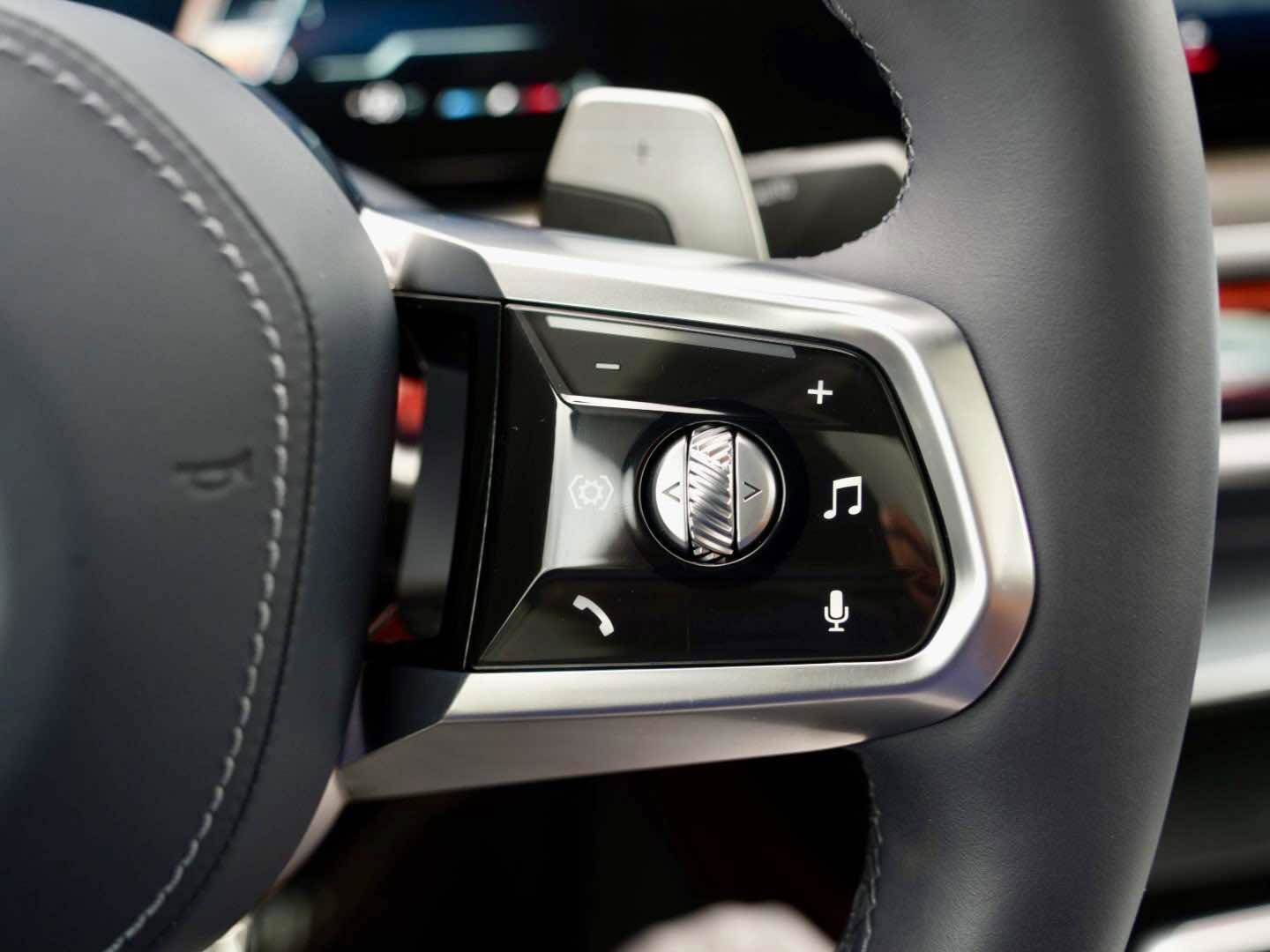 Used 2025 BMW 760i xDrive w/ Executive Package image 10