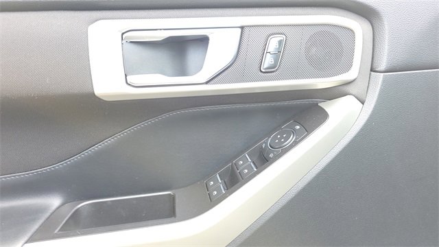 Used 2020 Ford Explorer XLT w/ Comfort Package image 22