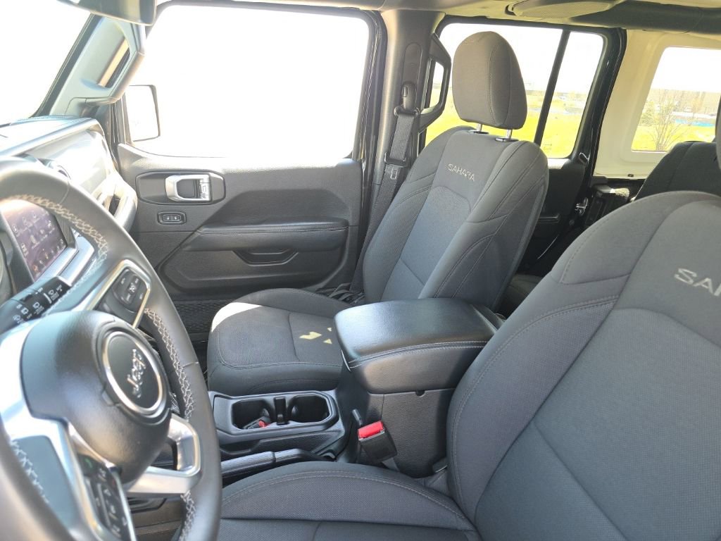 Used 2023 Jeep Wrangler Sahara image 19