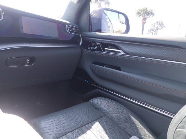 Used 2023 Jeep Grand Wagoneer Series III w/ Rear Seat Video Group 1 AWD/4WD image 16