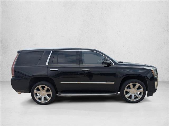 Used 2017 Cadillac Escalade Luxury RWD image 3