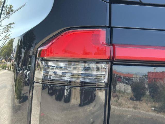 Used 2024 Lexus GX 550 AWD/4WD image 8