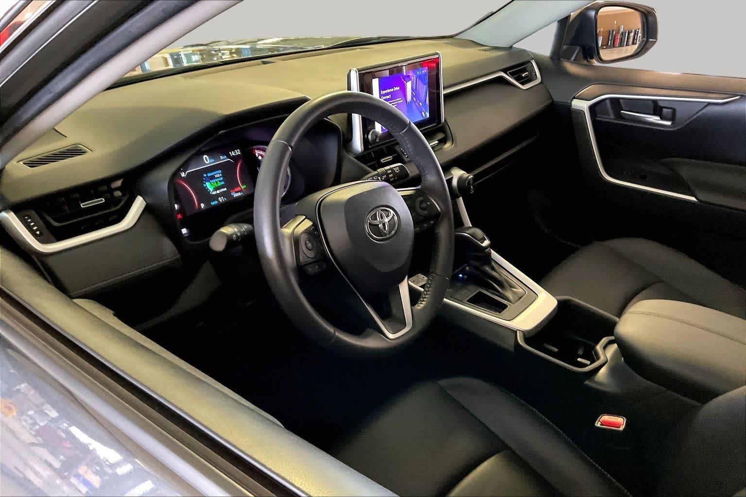 Used 2023 Toyota RAV4 XLE Premium FWD image 16