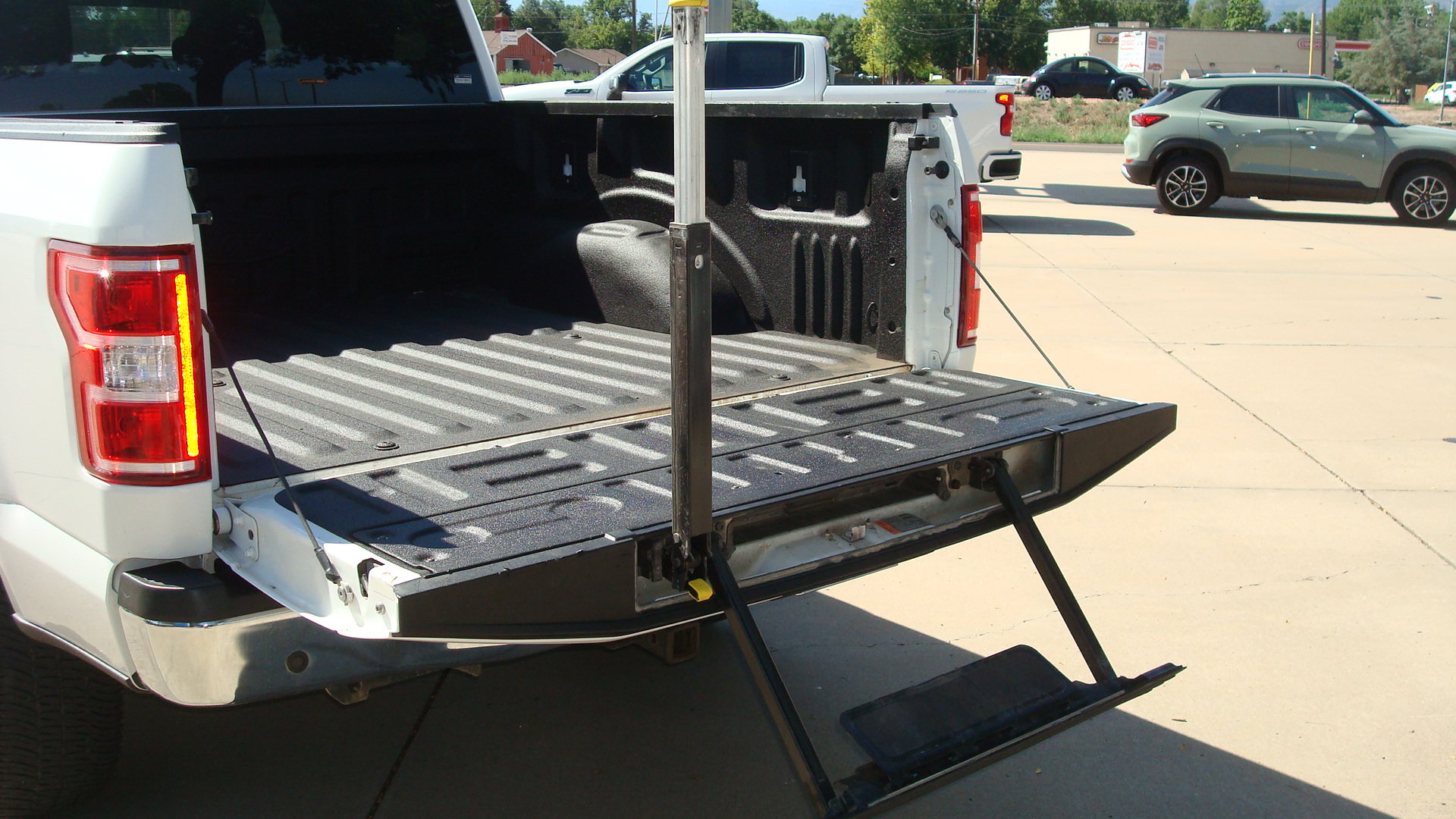 Used 2020 Ford F150 XLT w/ Equipment Group 301A Mid AWD/4WD image 13