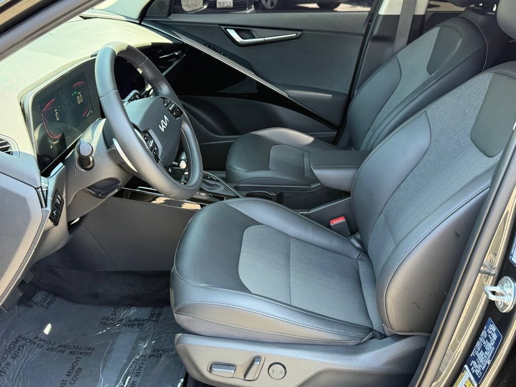 Used 2025 Kia Niro EX FWD image 20