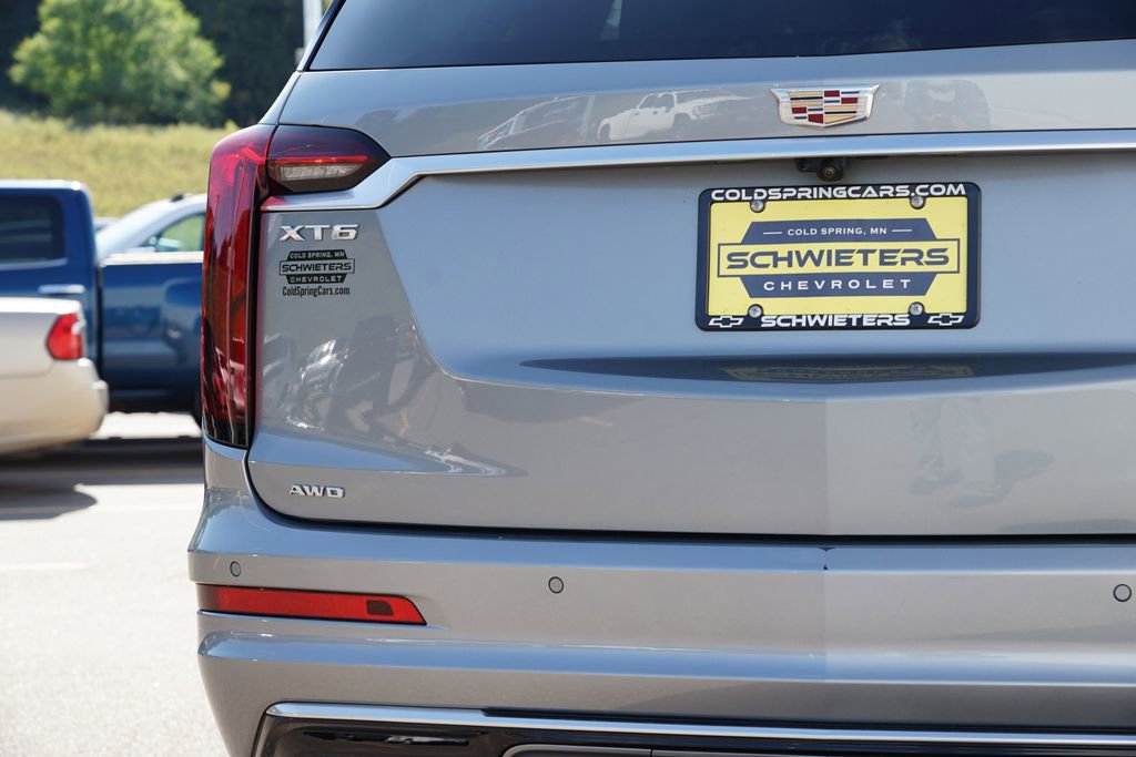 Used 2025 Cadillac XT6 Premium Luxury image 10