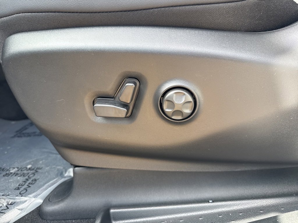 New 2026 Chrysler Pacifica Select image 24
