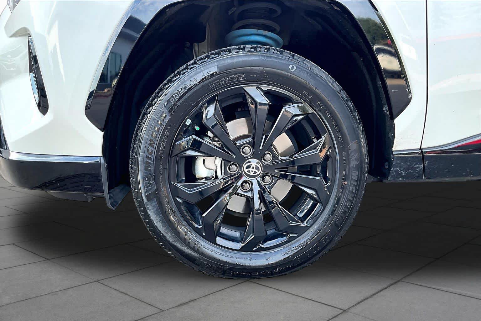 Used 2022 Toyota RAV4 SE AWD/4WD image 11