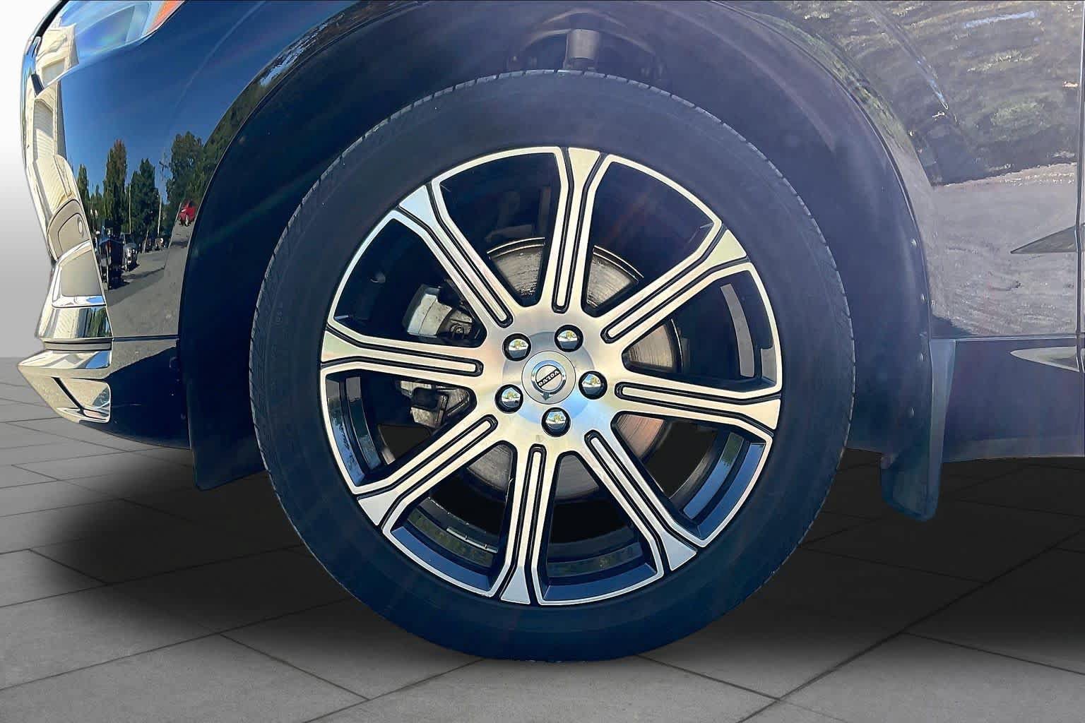 Used 2021 Volvo XC60 T5 Inscription w/ Protection Package FWD image 9