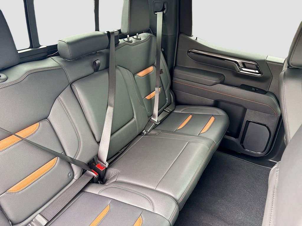 Used 2025 GMC Sierra 1500 AT4 image 28