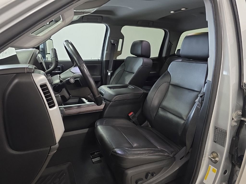 Used 2019 GMC Sierra 3500 SLT w/ Duramax Plus Package AWD/4WD image 9