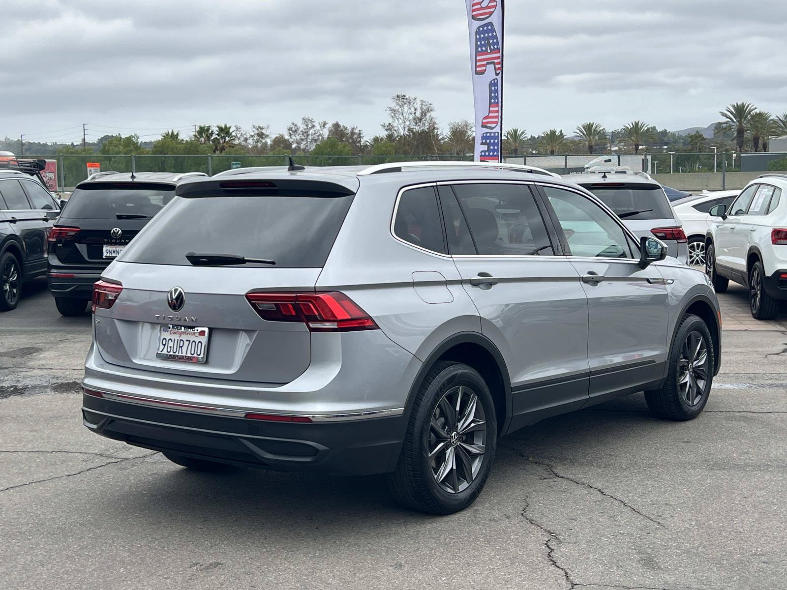 Certified 2023 Volkswagen Tiguan SE FWD image 24