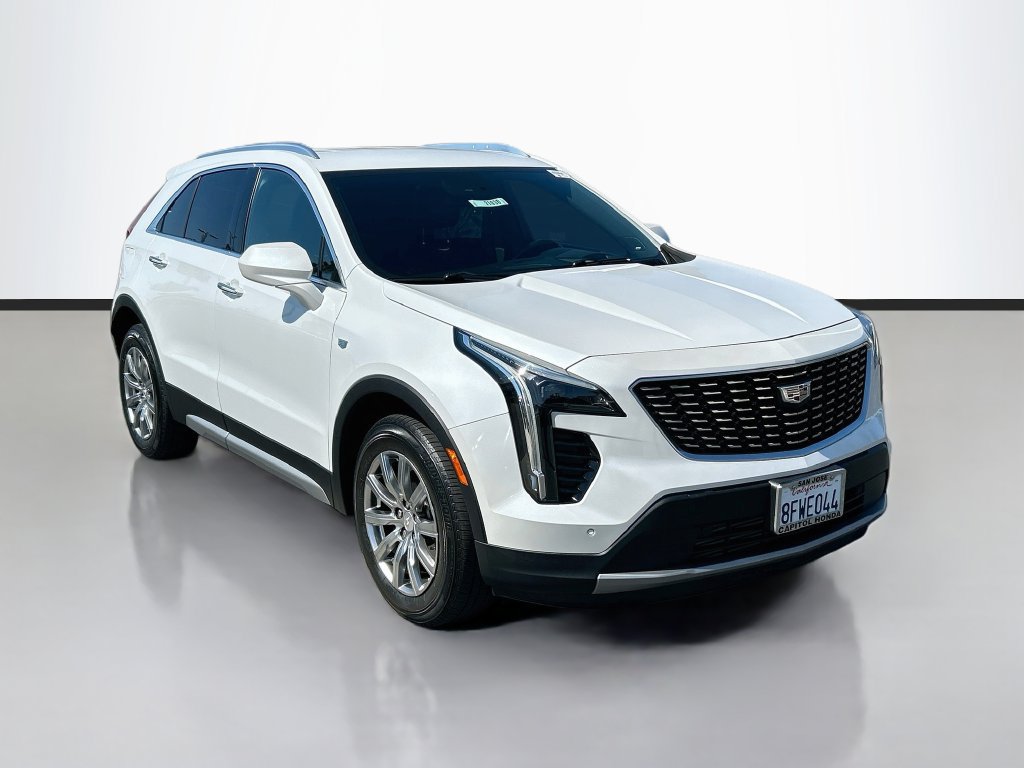 Used 2019 Cadillac XT4 Premium Luxury w/ Technology Package AWD/4WD image 3