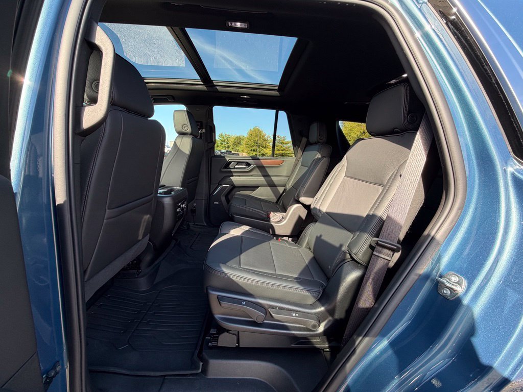 Used 2026 GMC Yukon Denali w/ Sun & Power Step Package AWD/4WD image 7