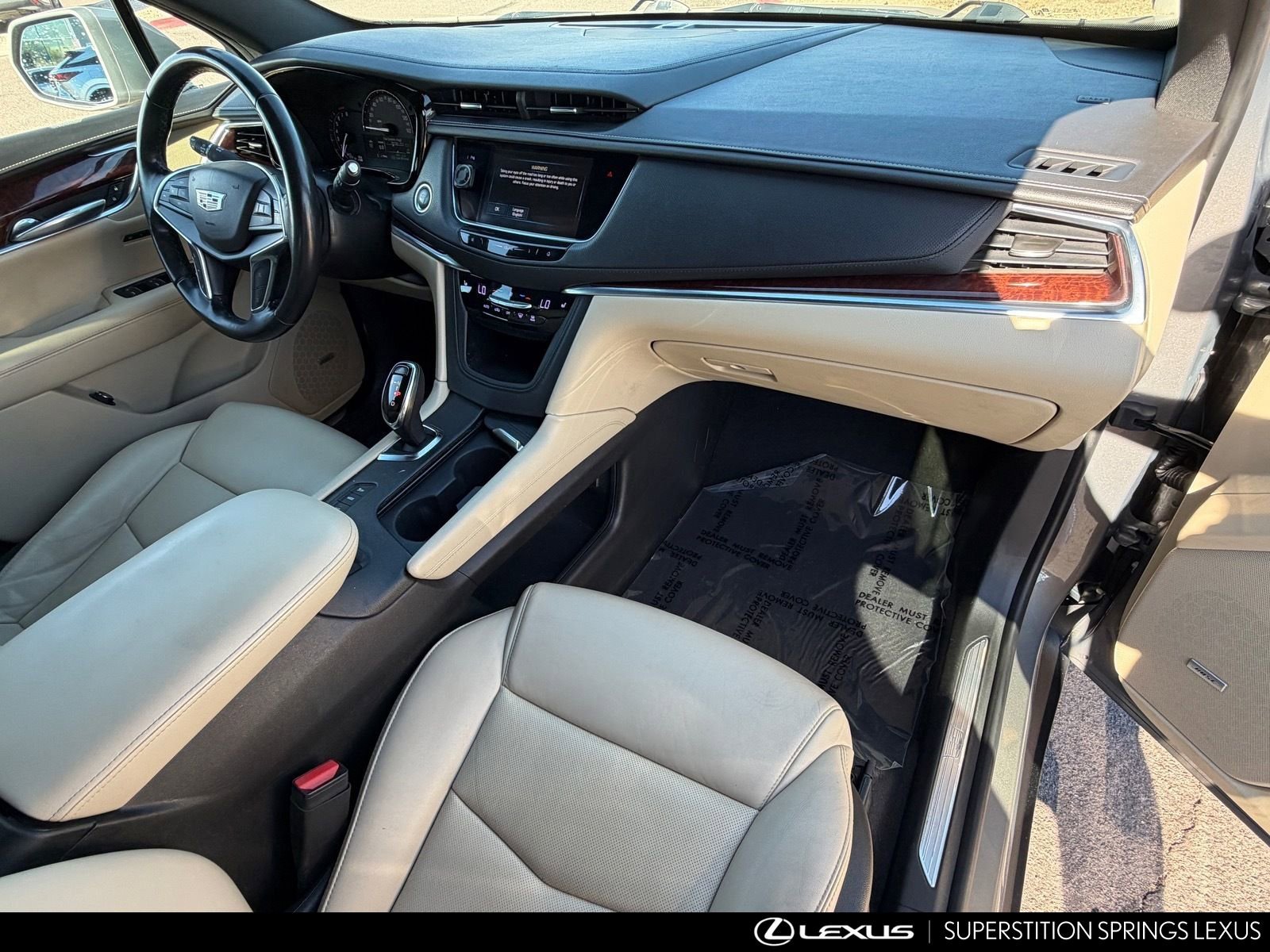 Used 2018 Cadillac XT5 Luxury w/ Driver Awareness Package image 11