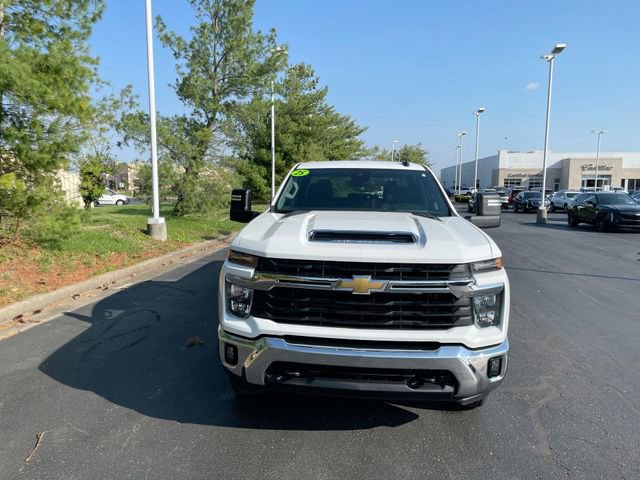 Used 2025 Chevrolet Silverado 2500 LT w/ Convenience Package AWD/4WD image 7