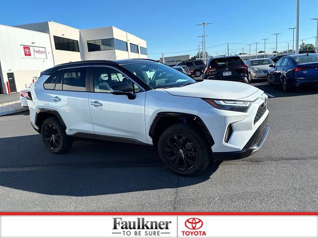 Used 2024 Toyota RAV4 XSE AWD/4WD image 3