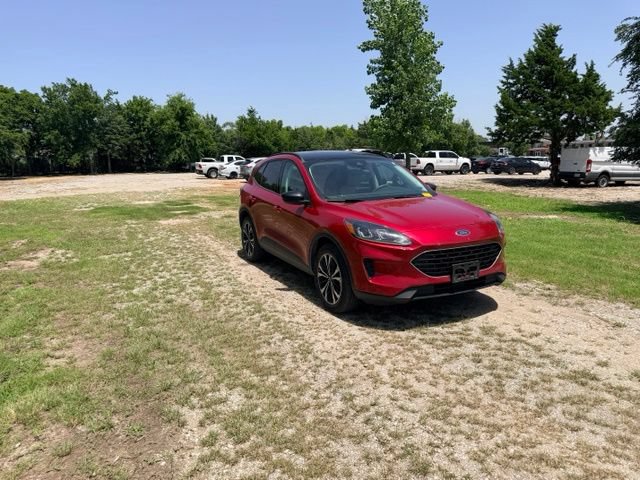 Used 2022 Ford Escape SE w/ SE Sport Appearance Package AWD/4WD image 8