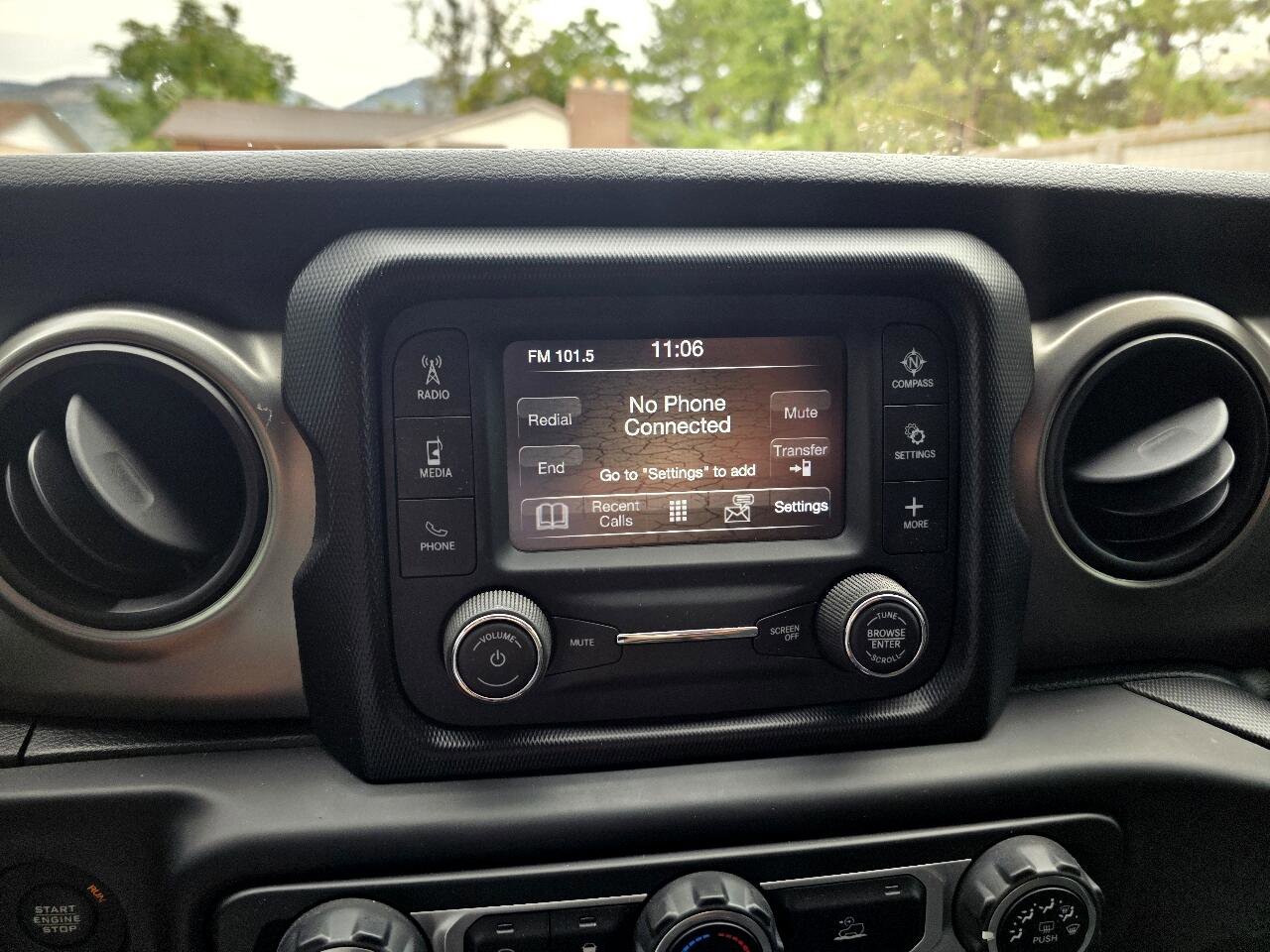 Used 2020 Jeep Gladiator Sport w/ Quick Order Package 24S image 17