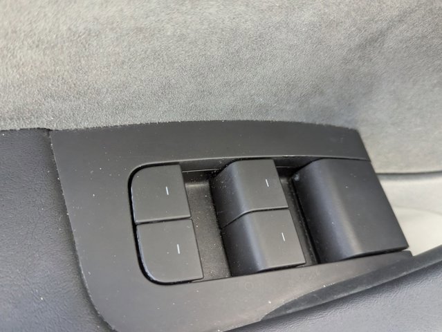 Used 2023 Tesla Model 3 Standard Range image 8