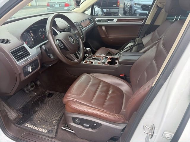 Used 2012 Volkswagen Touareg VR6 AWD/4WD image 2