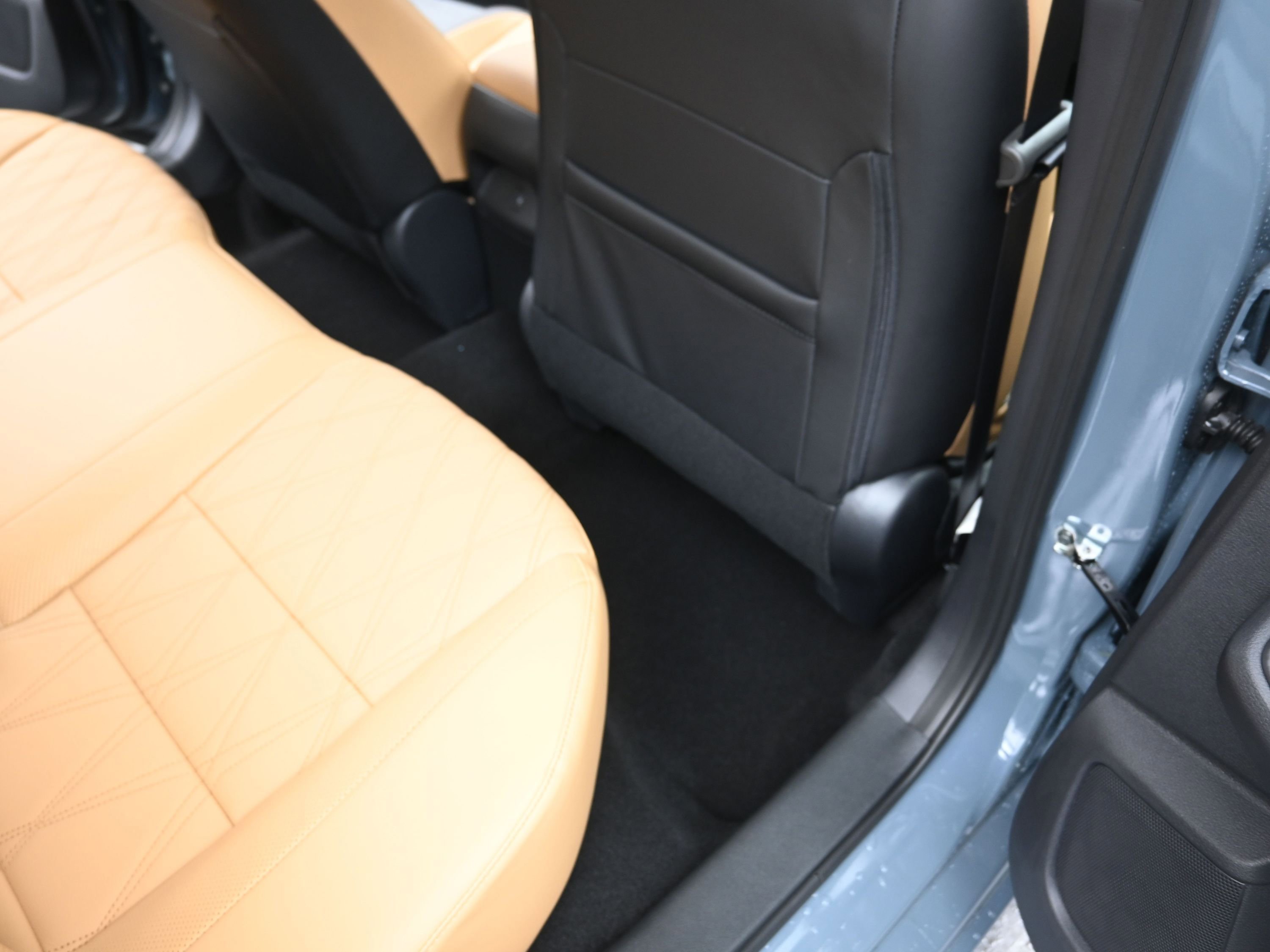 New 2025 Nissan Sentra SV w/ SV Premium Package image 18