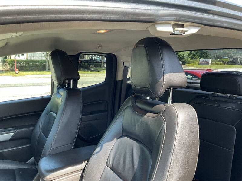 Used 2015 Chevrolet Colorado LT w/ Luxury Package RWD image 16