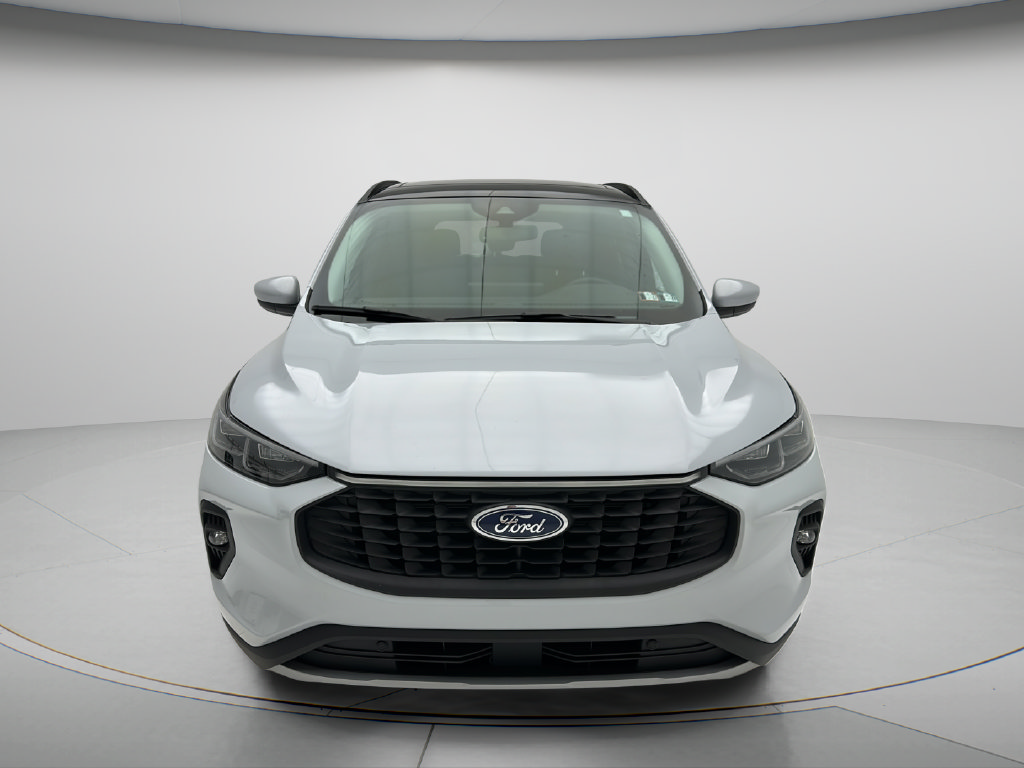 Used 2025 Ford Escape Platinum AWD/4WD image 2