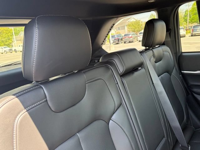 New 2026 Jeep Grand Cherokee Limited w/ Luxury Tech Group II AWD/4WD image 27