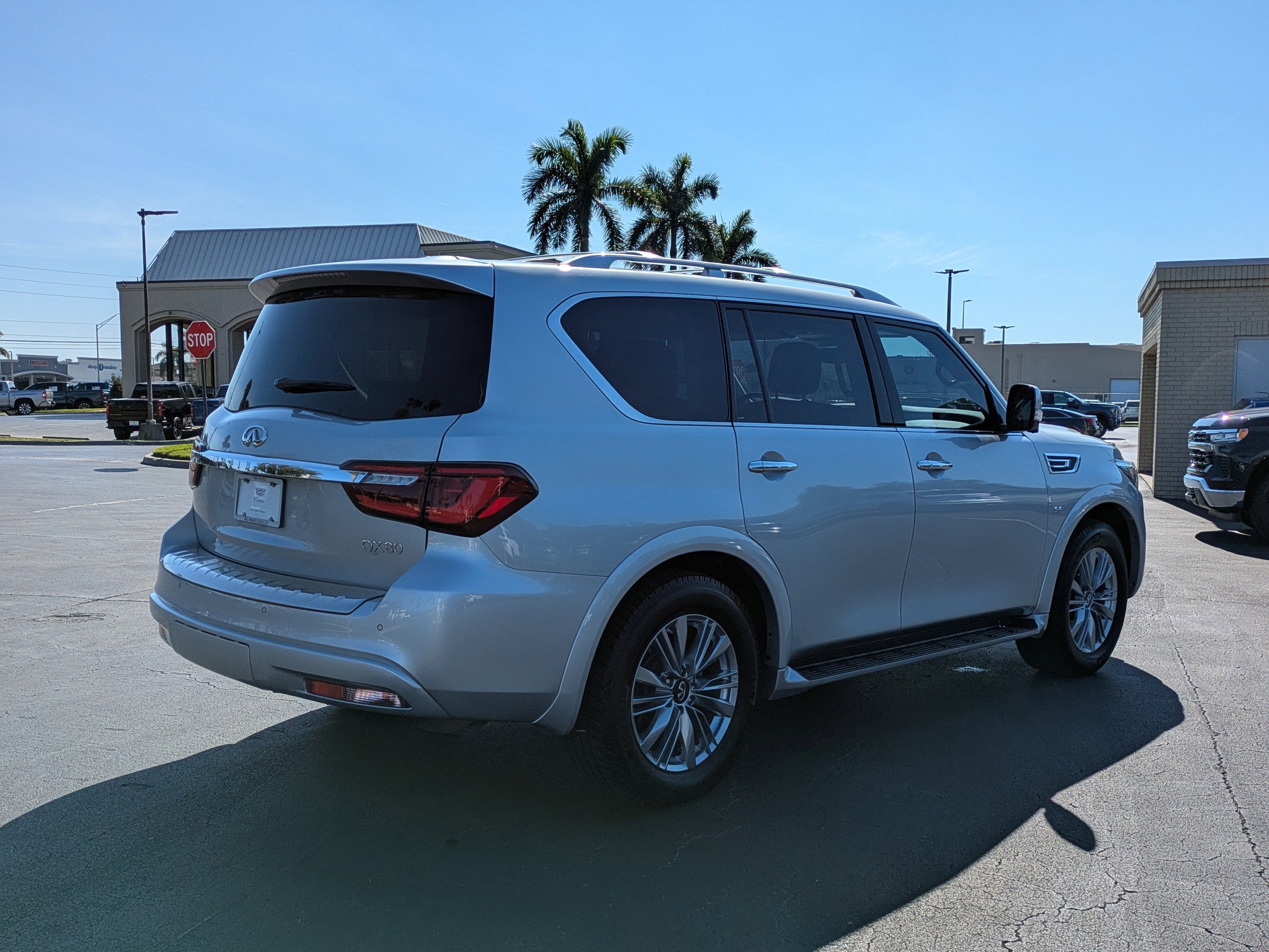 Used 2019 INFINITI QX80 Luxe w/ Proassist Package image 6