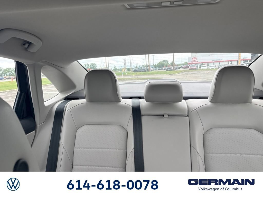 Used 2023 Volkswagen Jetta SE w/ Panoramic Sunroof Package FWD image 23