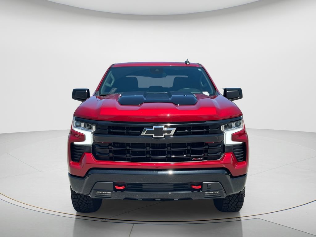 Used 2025 Chevrolet Silverado 1500 LT Trail Boss w/ Convenience Package II AWD/4WD image 2