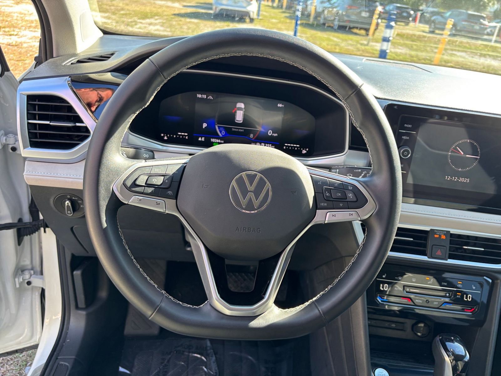 Used 2025 Volkswagen Taos SE image 28