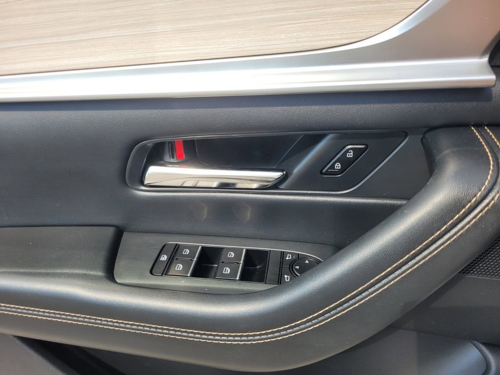 Certified 2024 MAZDA CX-90 Plug-In Hybrid w/ Preferred AWD/4WD image 24