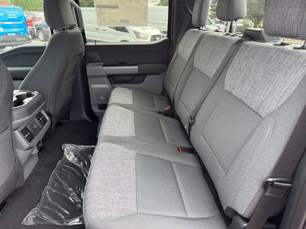 New 2026 Ford F350 XLT w/ XLT Premium Package AWD/4WD image 9