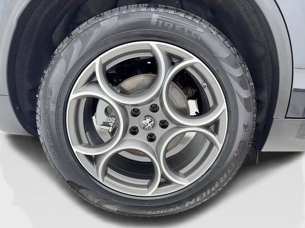 New 2025 Alfa Romeo Stelvio Sprint w/ Convenience Package image 45