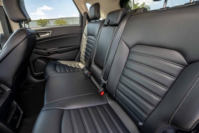 Used 2024 Ford Edge SEL AWD/4WD image 19