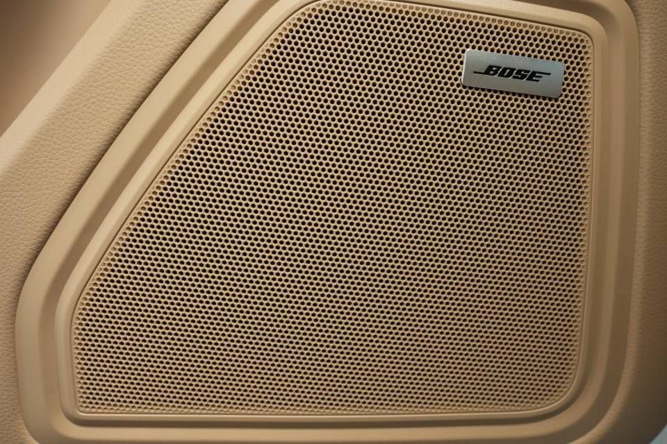 Certified 2025 Porsche Macan AWD/4WD image 31